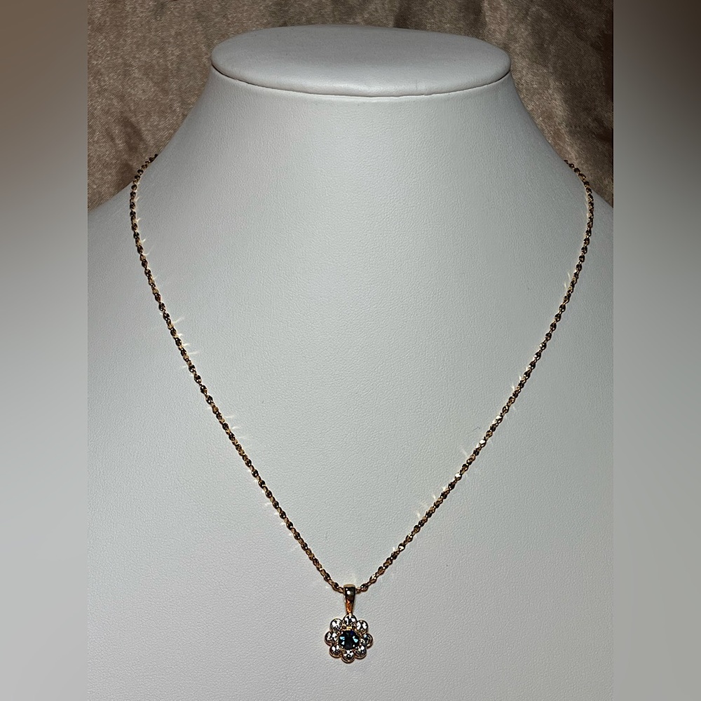 Dainty Gold blue sapphire flower Necklace classic stunning simple elegant babe - Picture 13 of 16